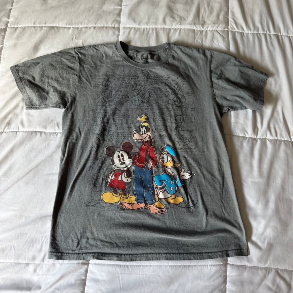 Disney Store Mickey Mouse Goofy Donald Duck Gray Graphic T-Shirt Size Men Small